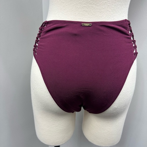 Abercrombie‎ Plum Monokini - Picture 4 of 11